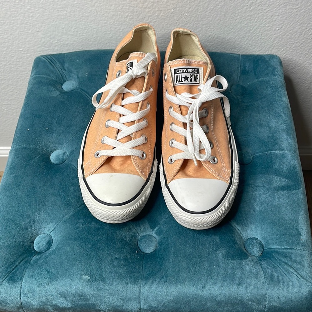 Peach Converse chucks